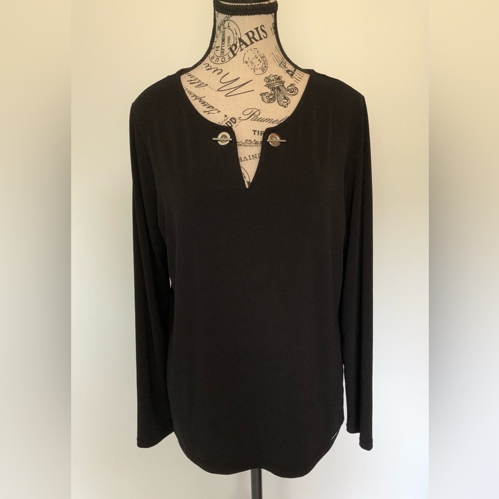 Tahari Ladies Top black large long sleeves